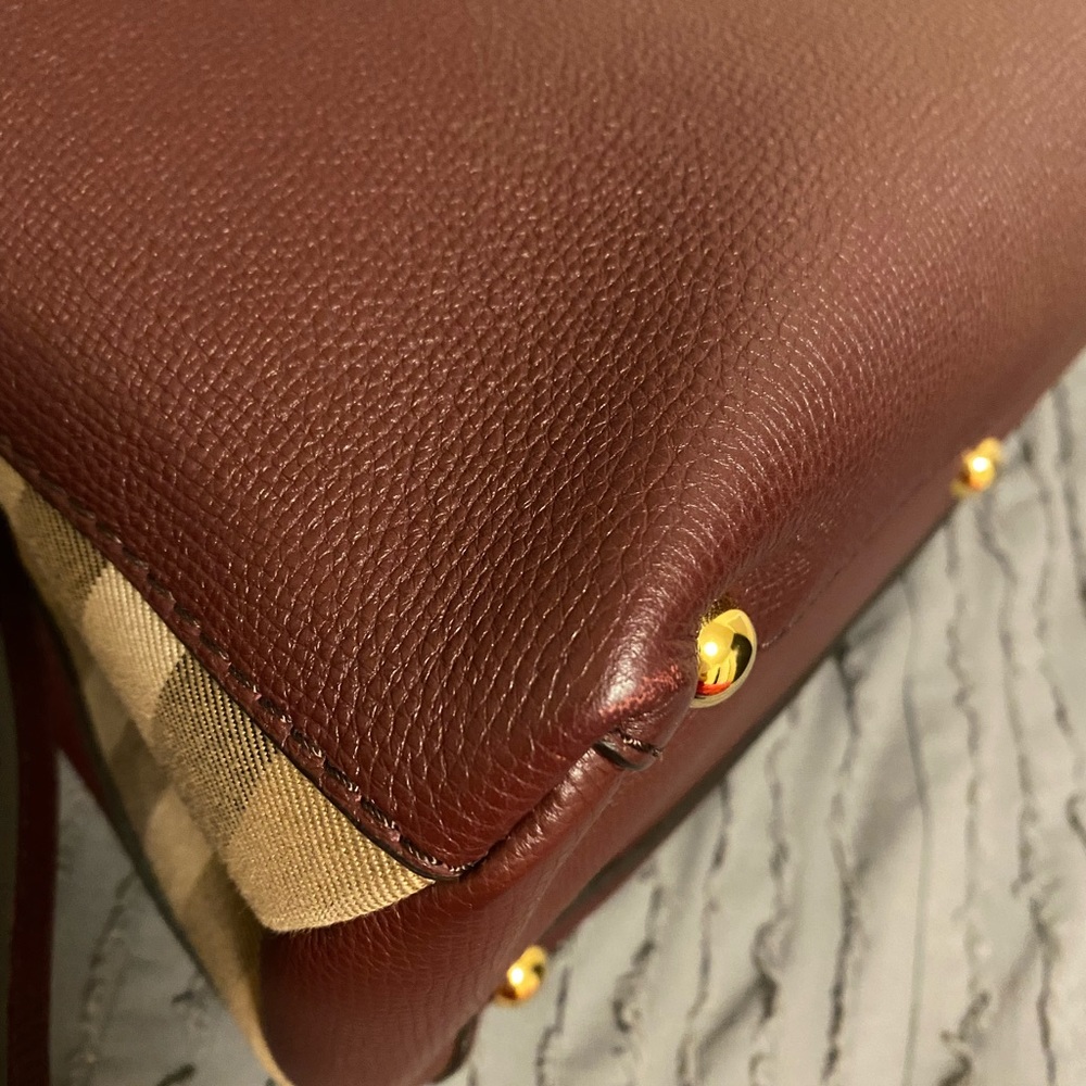 A Classic Preowned Medium Grainy Leather Check Tote - Picture 2 of 11